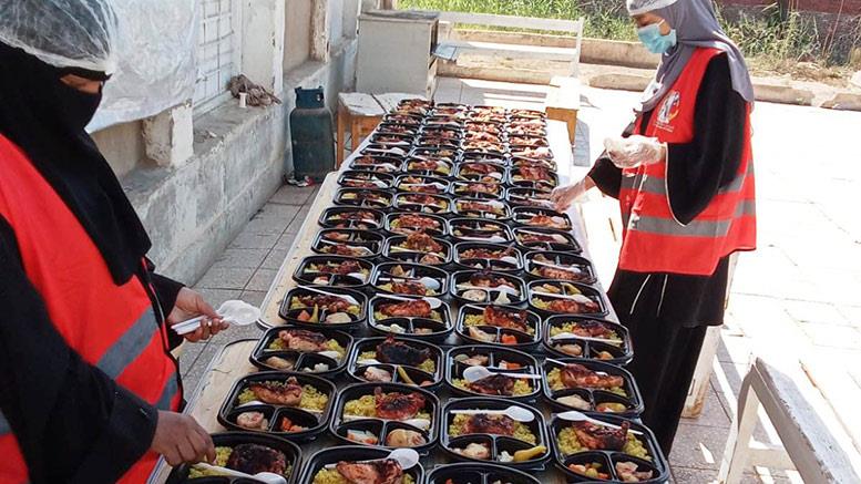 "مطبخ المصرية" توزع 400 وجبة يوميًا بقرى حياة كريمة في أسوان